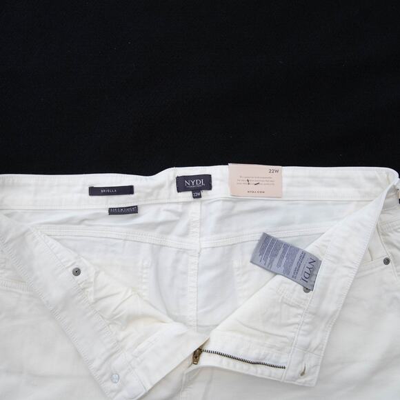 NYDJ Briella Roll Cuff Short In Optic White Plus Size 22 - Picture 4 of 9